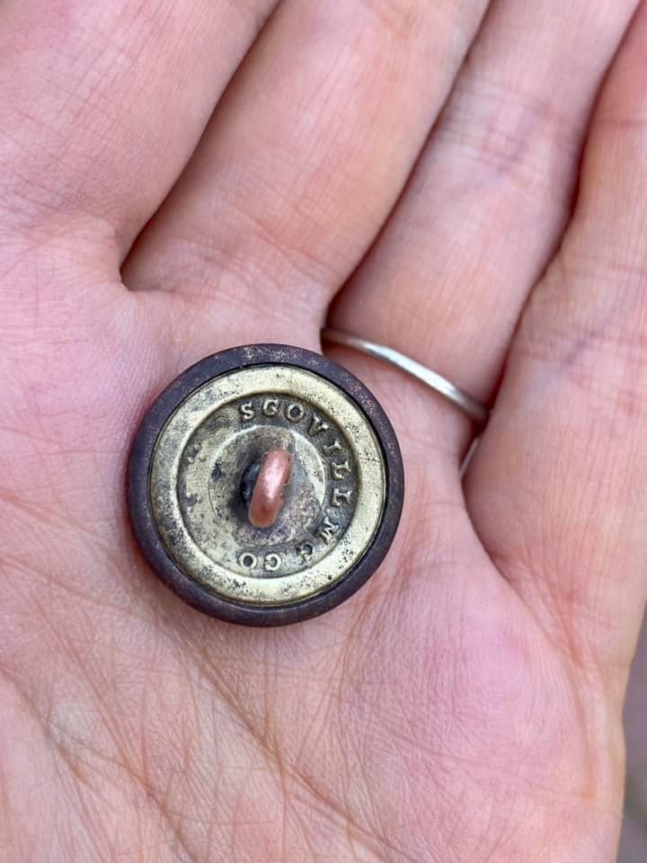 button back.jpg