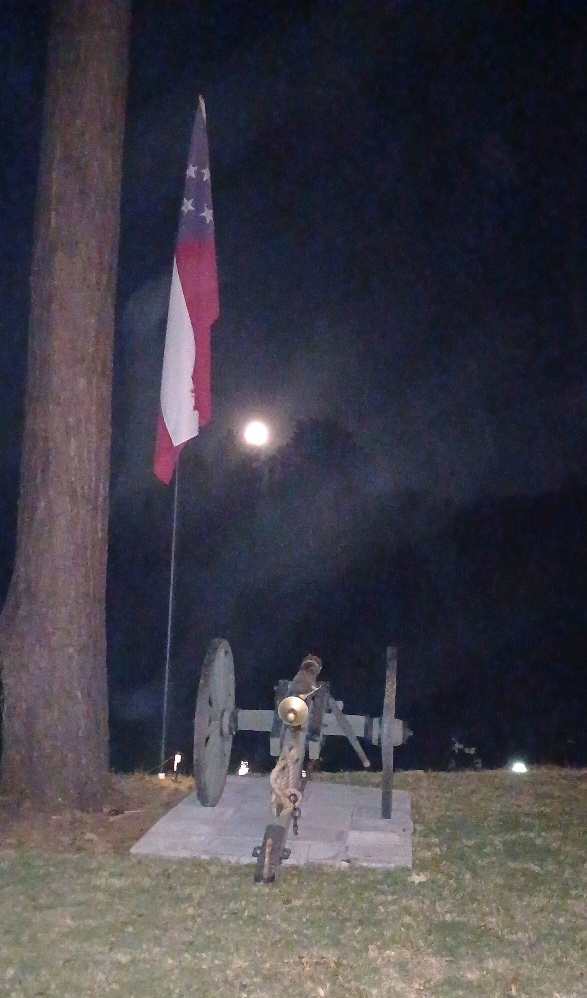 moon.jpg